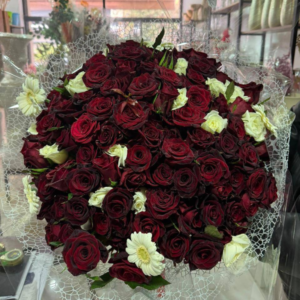 Grand Éclat – Roses Rouges & Gerberas Blancs